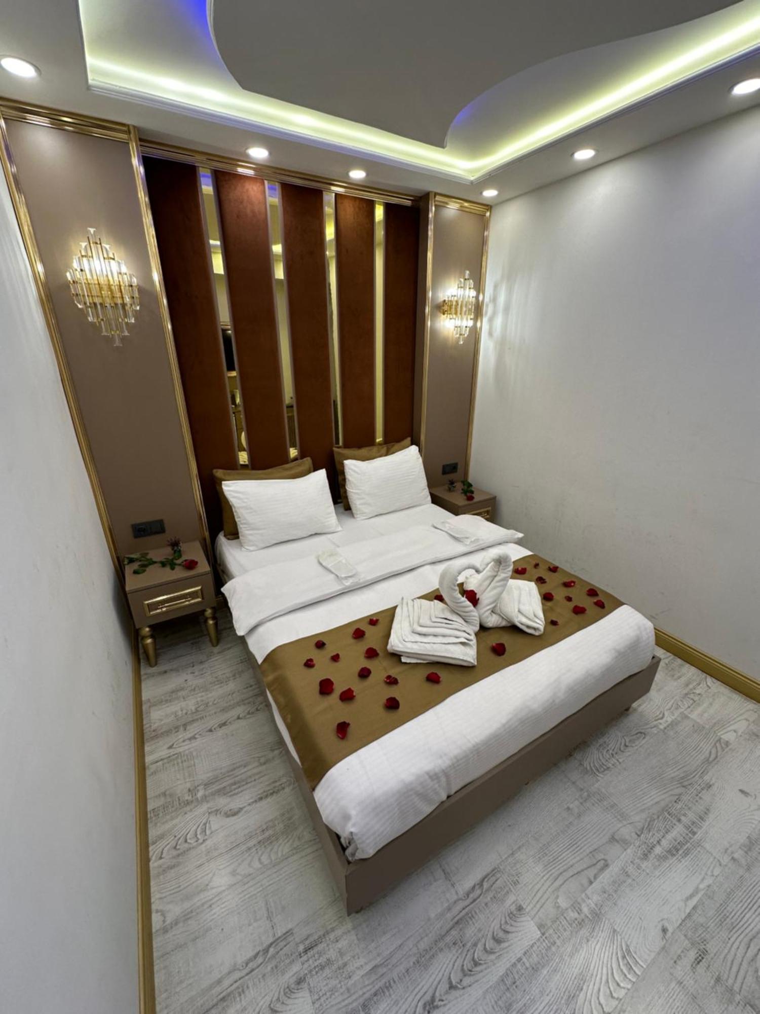 Moonlight Suit Hotel Taksim Istanboel Buitenkant foto