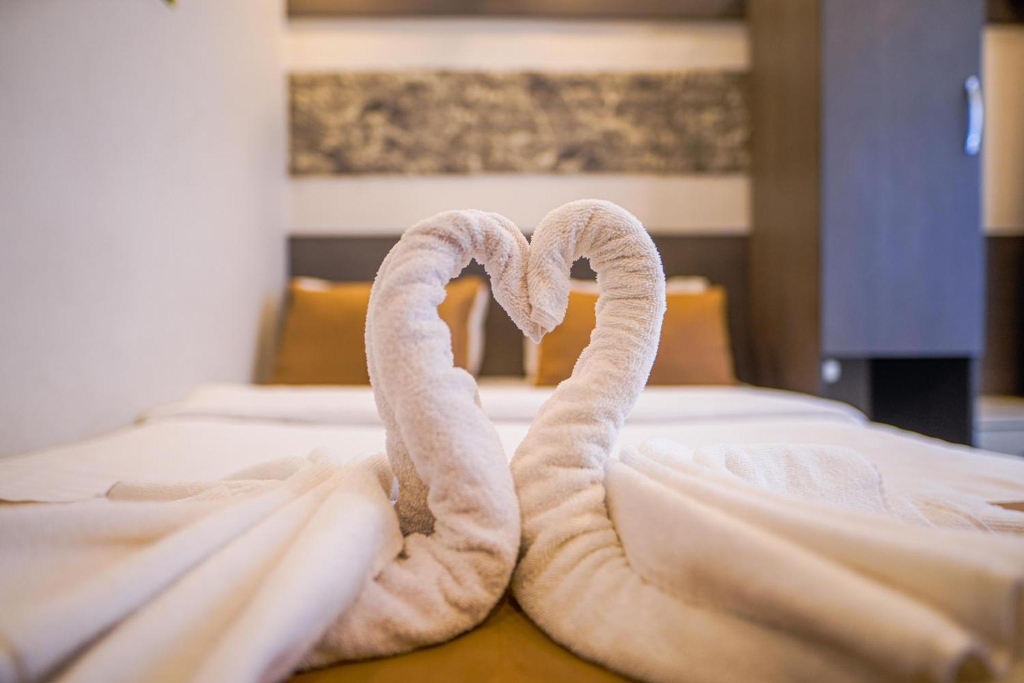Moonlight Suit Hotel Taksim Istanboel Buitenkant foto